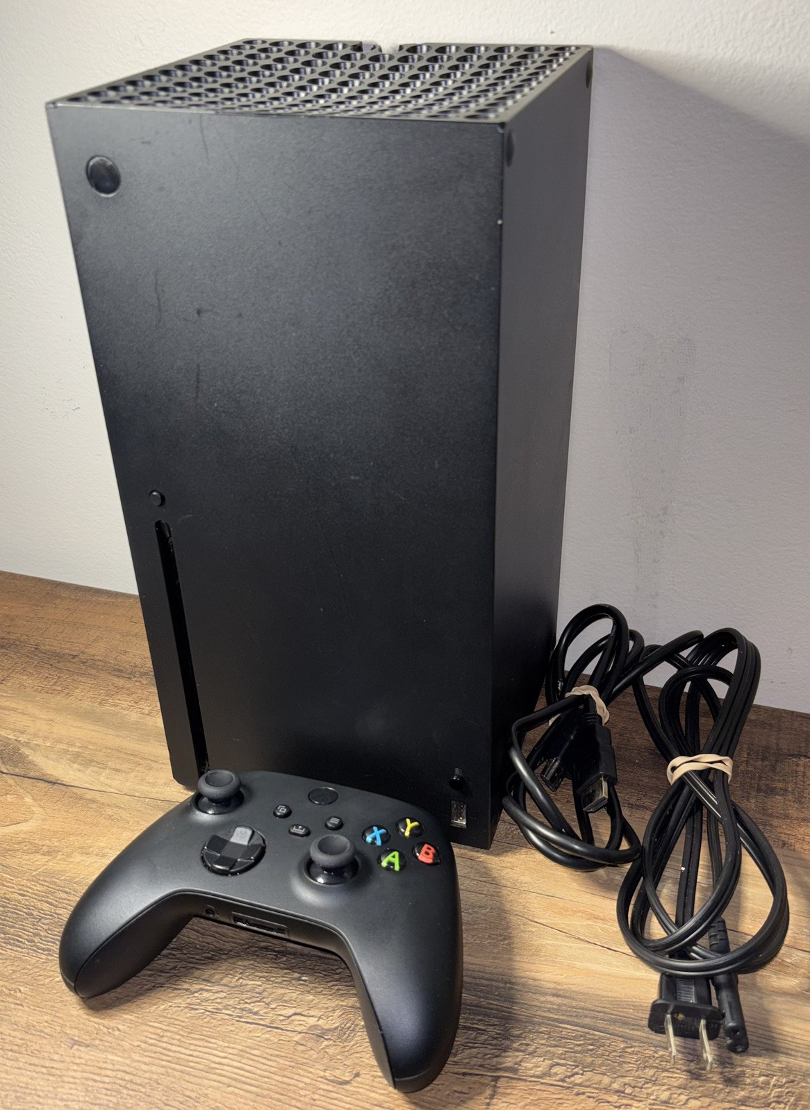 Microsoft Xbox Series X 1TB + Controller, w/ Rechargeable Batteries- Tested