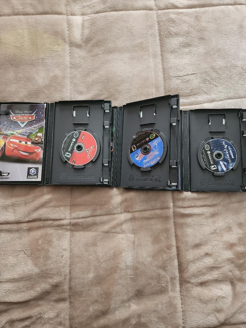 Nintendo GameCube Gaming System – Indigo with 16 games