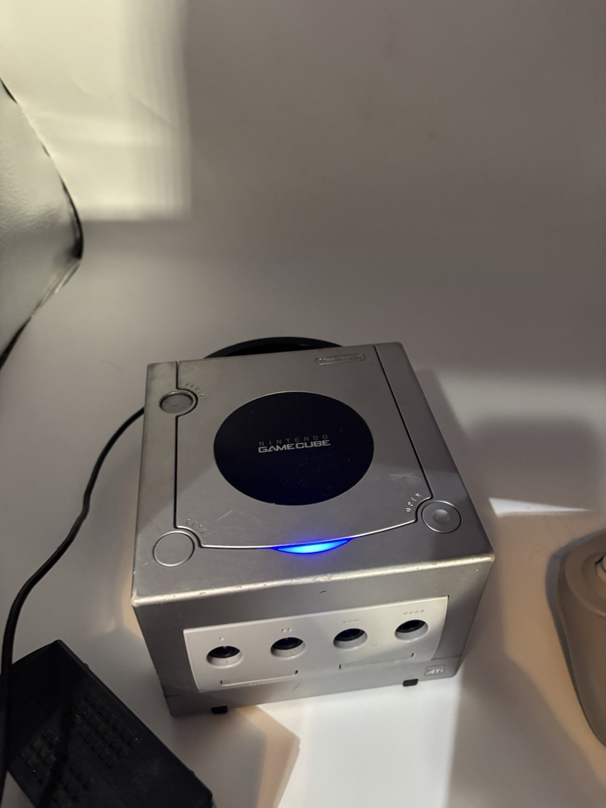 Nintendo GameCube Platinum Console 101 w Wavebird Wireless Controller 1 Game