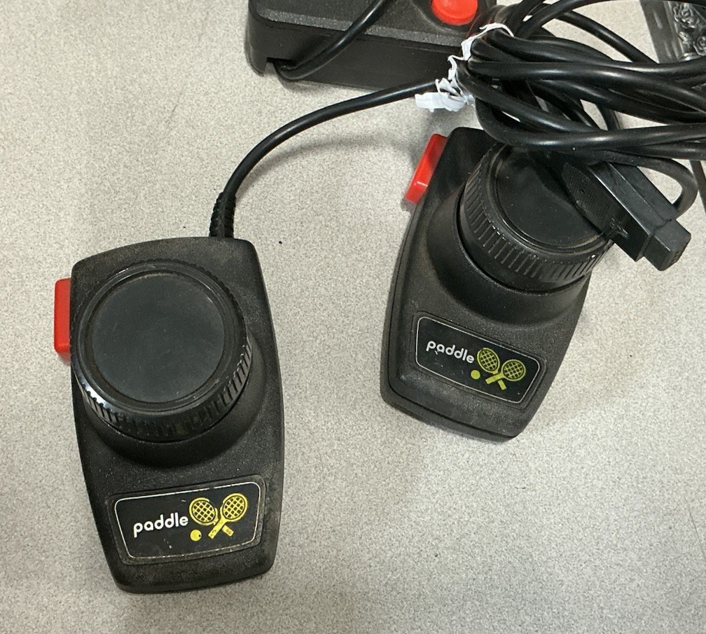 Atari CX-2600 Console 2 Joysticks 2 Paddles 14 Games Manual