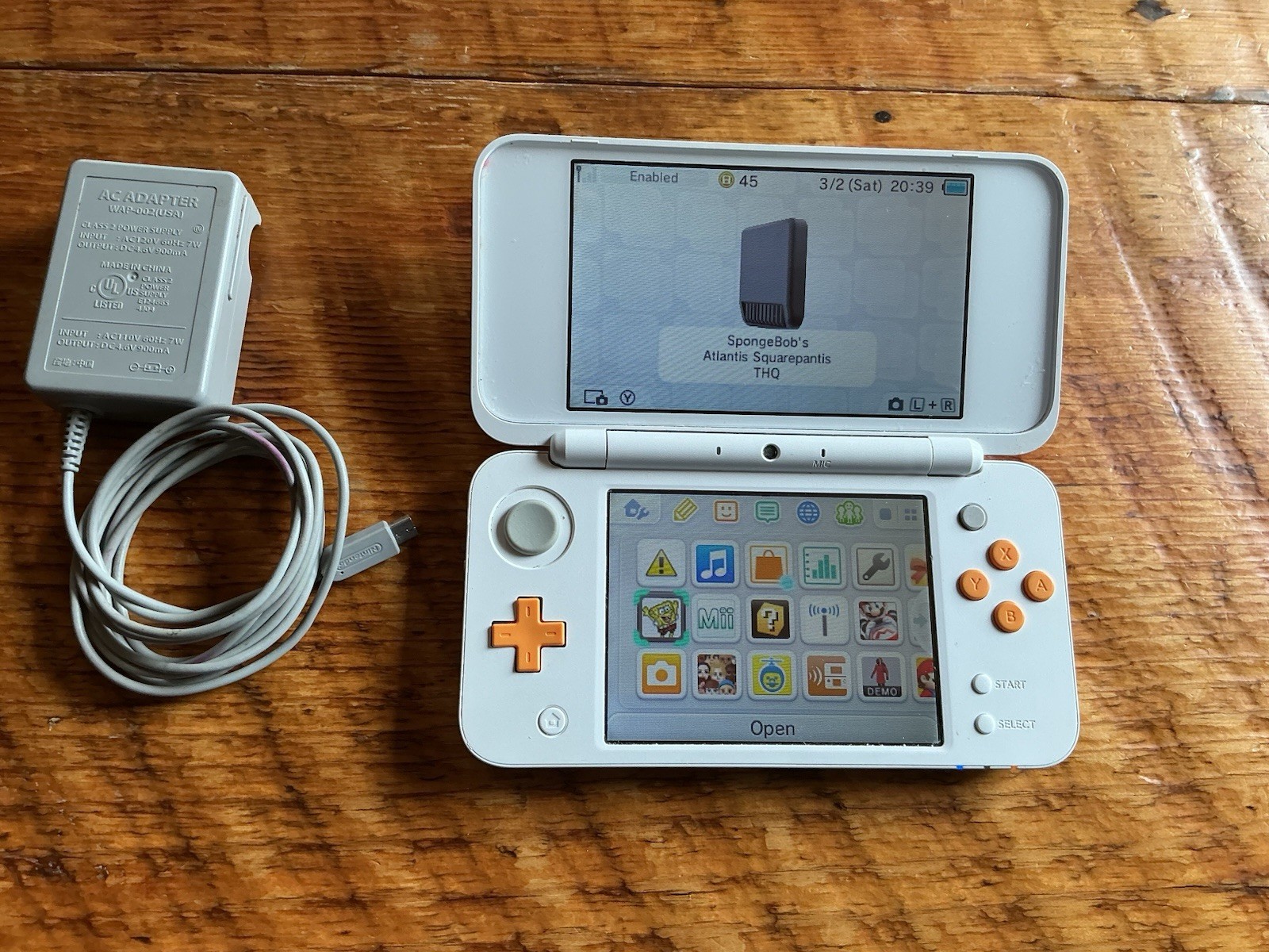 Nintendo 2DS XL White & Orange Tested and Working! Clean Screens! With Charger