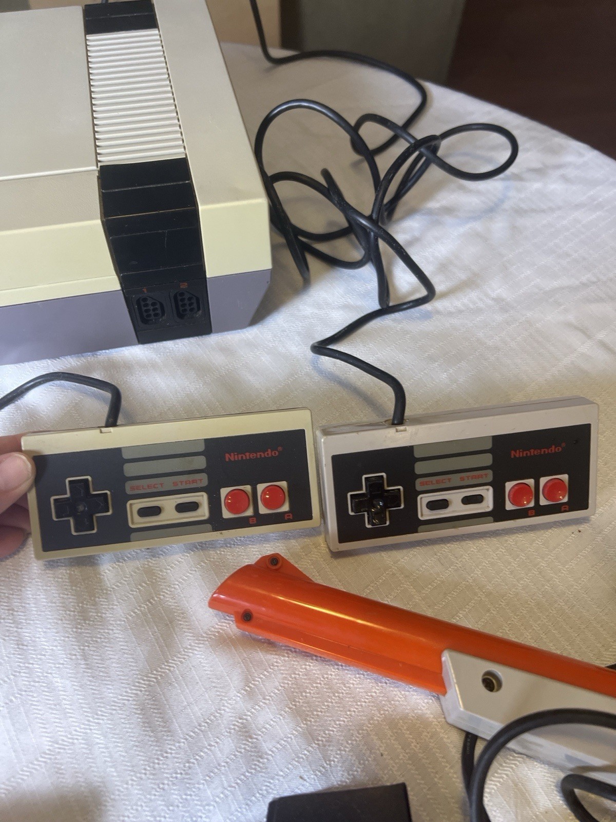 Nintendo NES-001 Console Bundle 2 Controllers Zapper Super Mario Bros 2 Tested