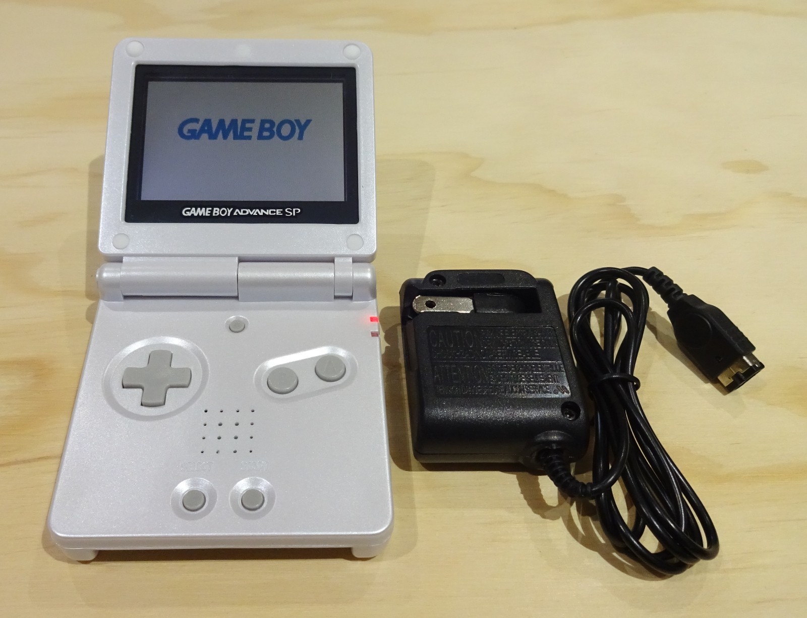 Nintendo Game Boy Advance GBA SP System Pearl White AGS 001 NEW