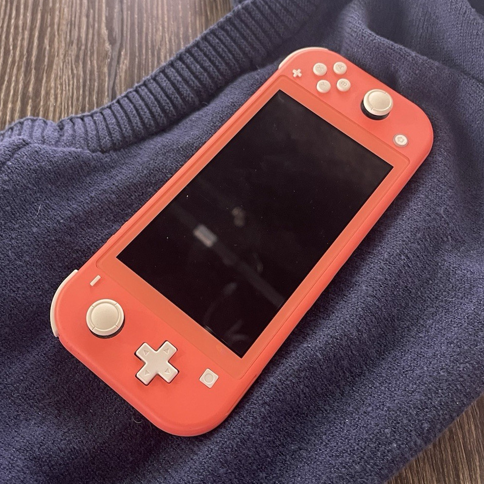Nintendo Switch Lite Coral 32GB Handheld Wi‑Fi USB‑C 720p HDH-001 2020