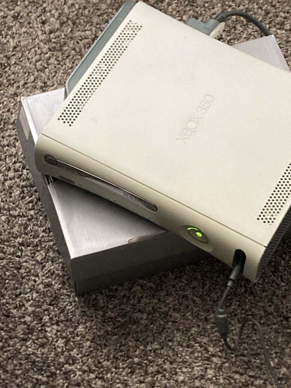 Microsoft Xbox 360 Core System Launch Edition White Console (B4K-00001)