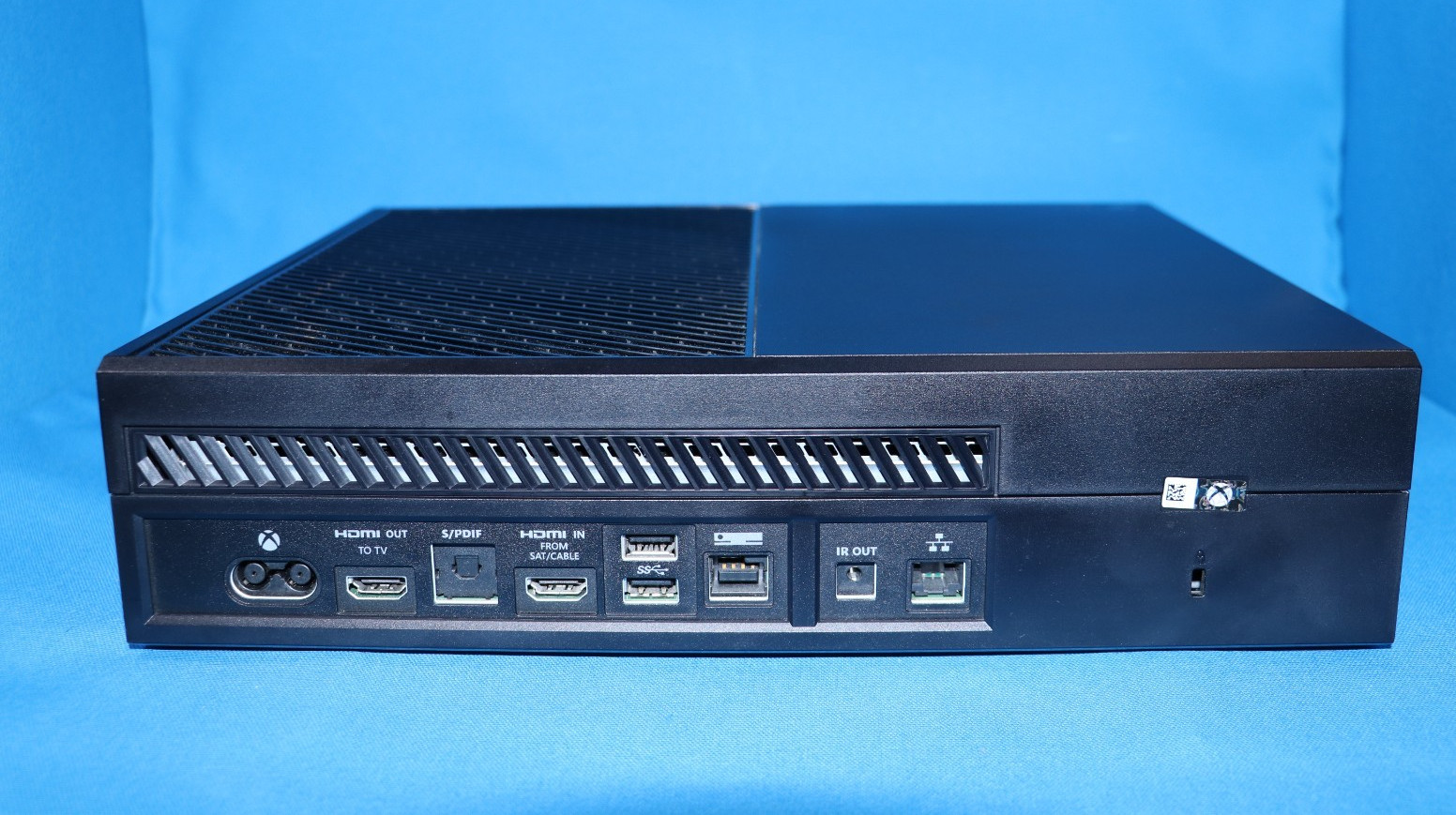 Microsoft Xbox One 1TB 1540 Console Only – Black -ITEM PICTURED 1 YEAR WARRANTY