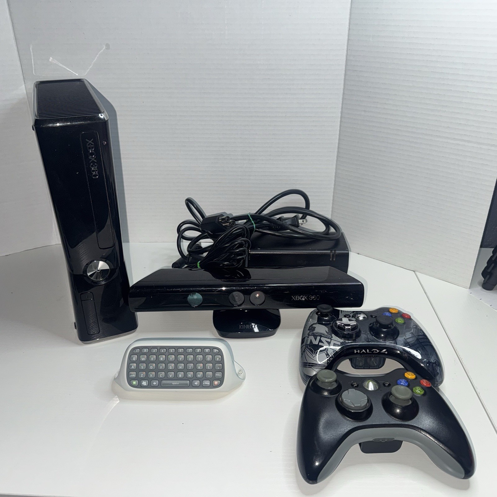 Microsoft XBox 360 E System BLACK Video Game Console 250GB Wireless Bundle 360E