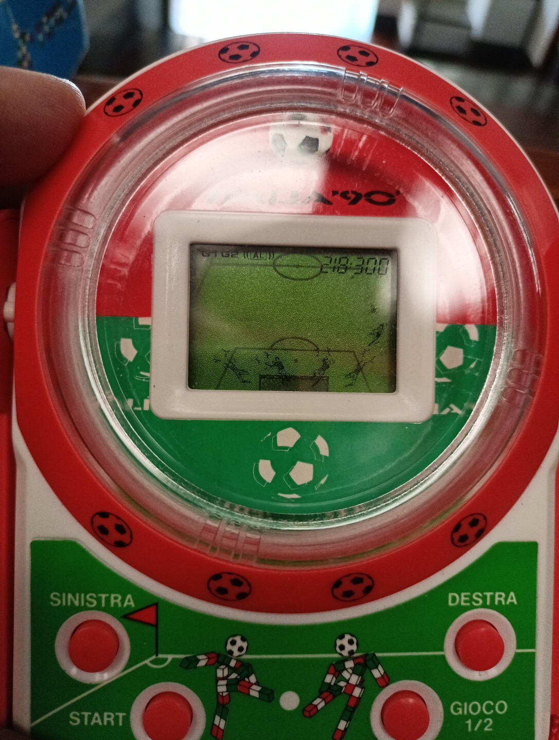 Videogioco Portatile a Cristalli Liquidi ” ITALIA 90 ” Calcio + Box e Istruzioni