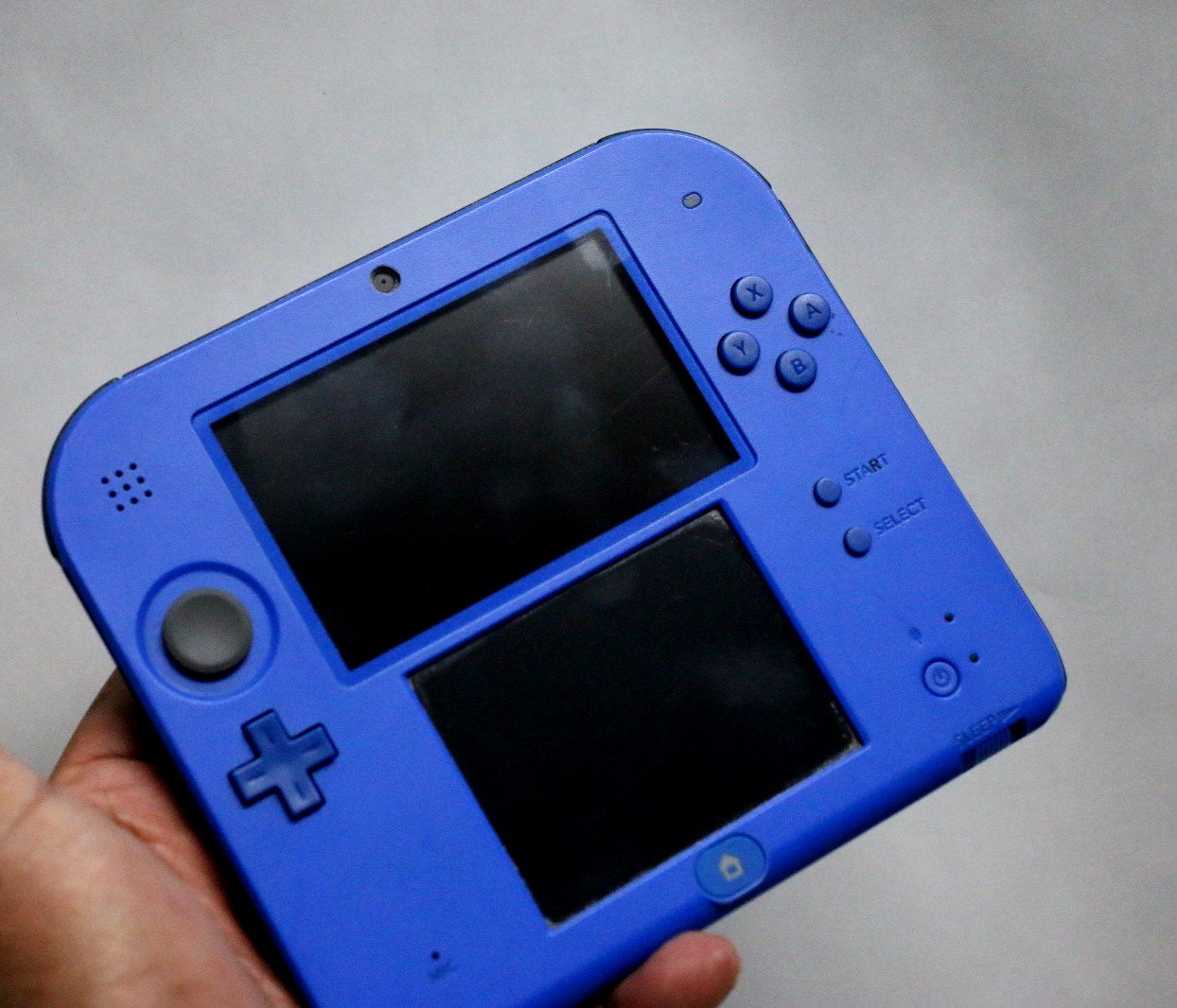 Nintendo 2DS Blue Handheld Console Model FTR-001 with Charger Angry Birds game