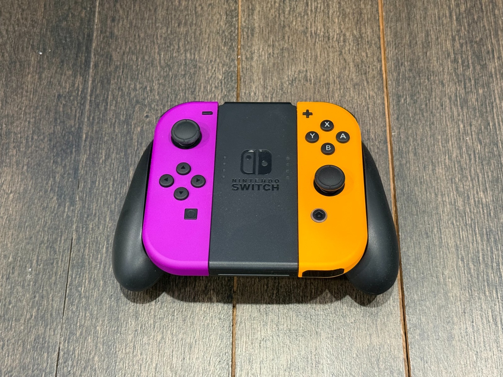 Nintendo Switch V2 Console Bundle HAC-001(-01) + 4 Joy-Cons, Dock, Case – Neon