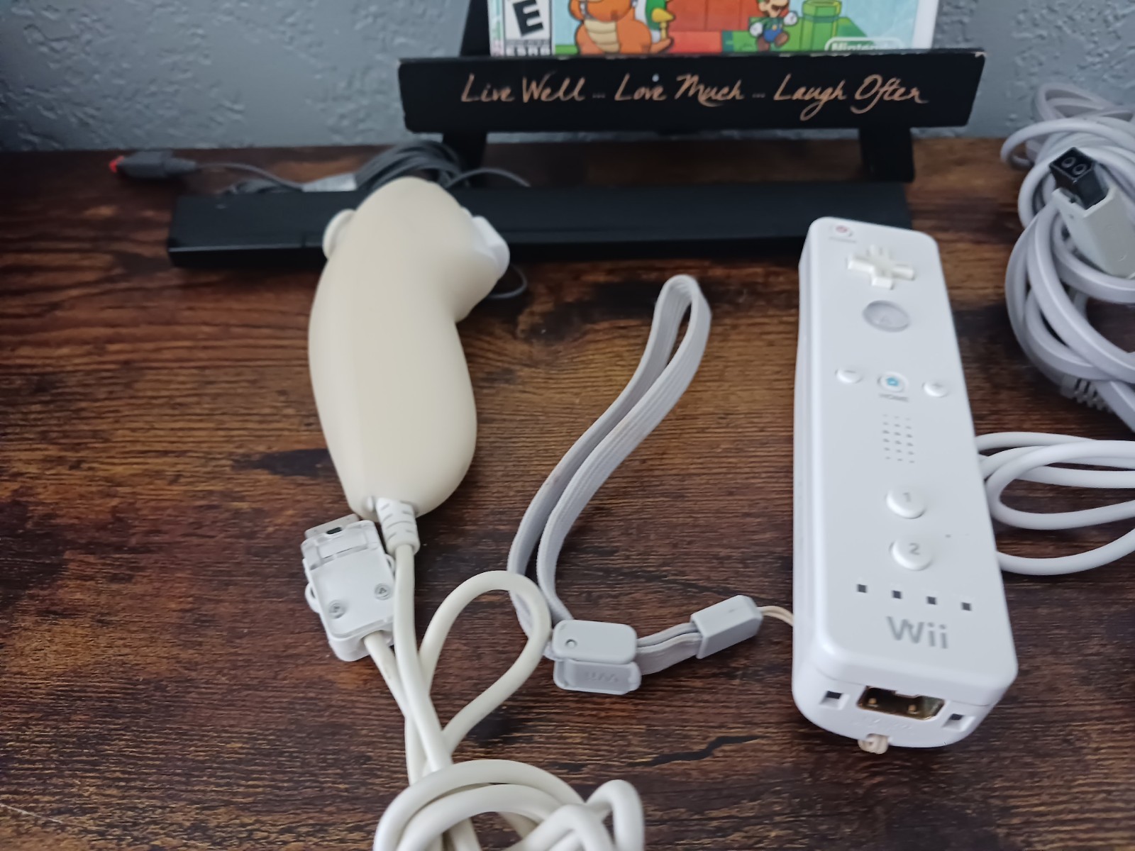 Nintendo Wii Console Bundle (RVL-001) Super Paper Mario GameCube Compatible