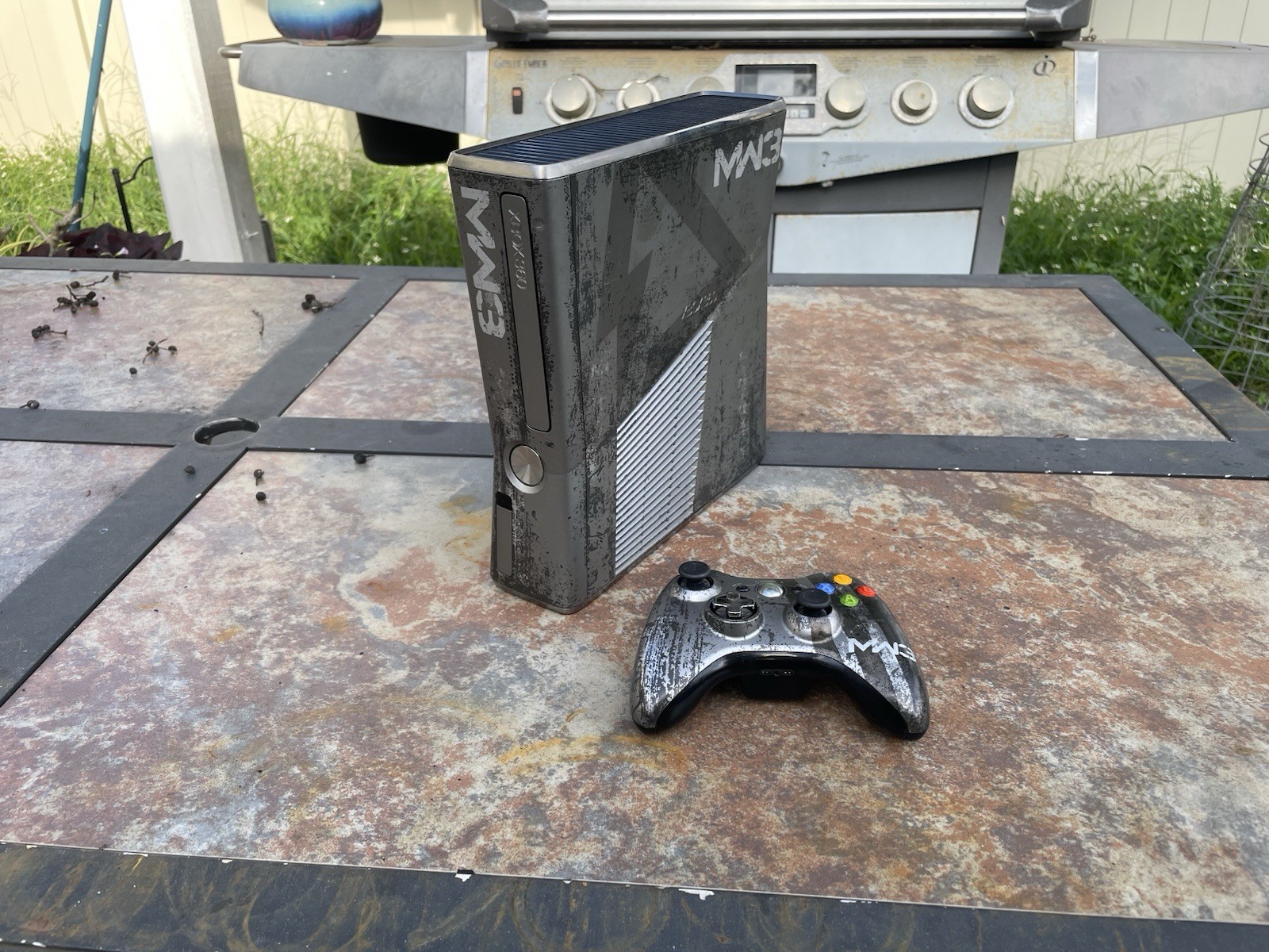 Microsoft Xbox 360 Slim Modern Warefare 3 Console MW3 Tested & Serviced