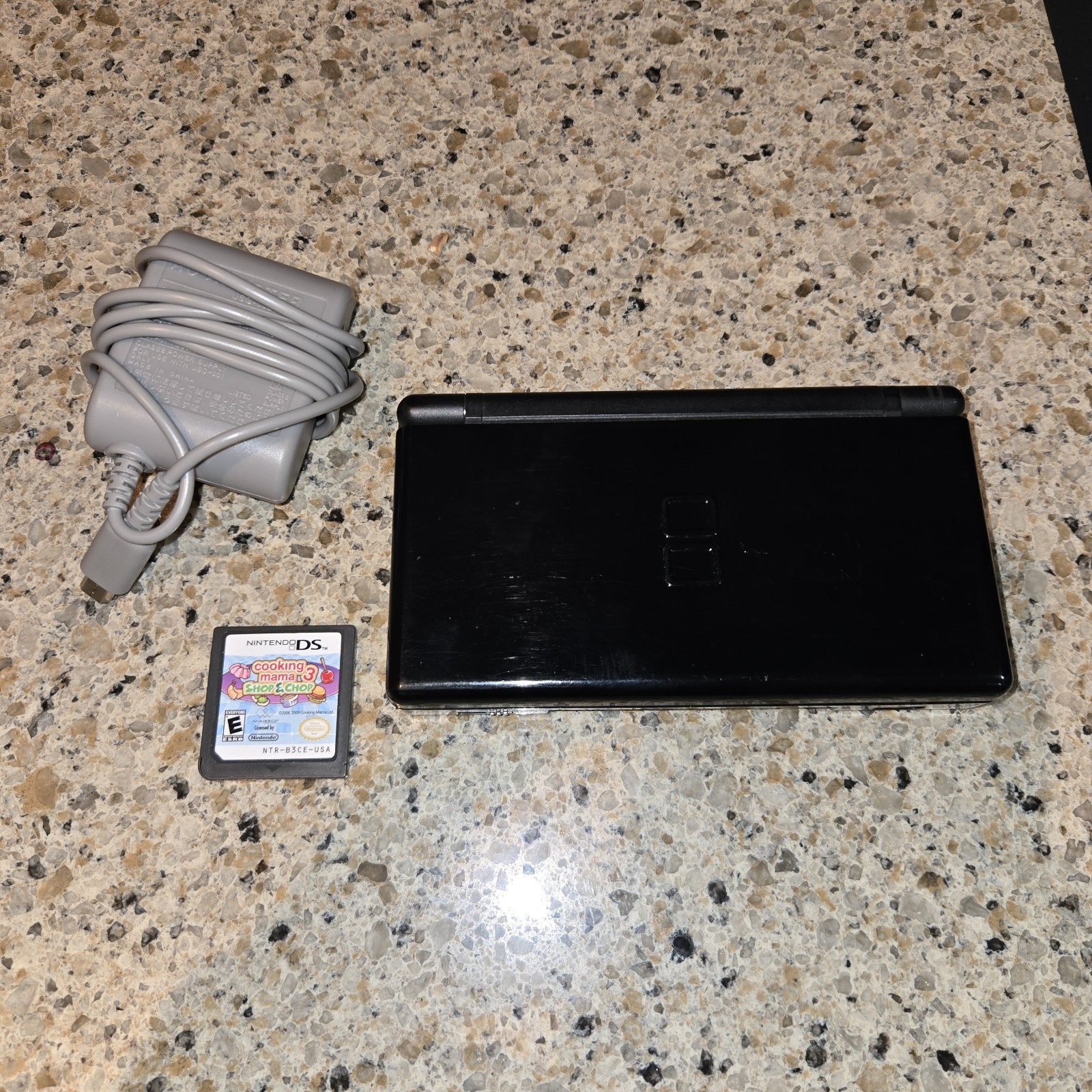 Nintendo DS Lite Black Console w/ Charger + Game
