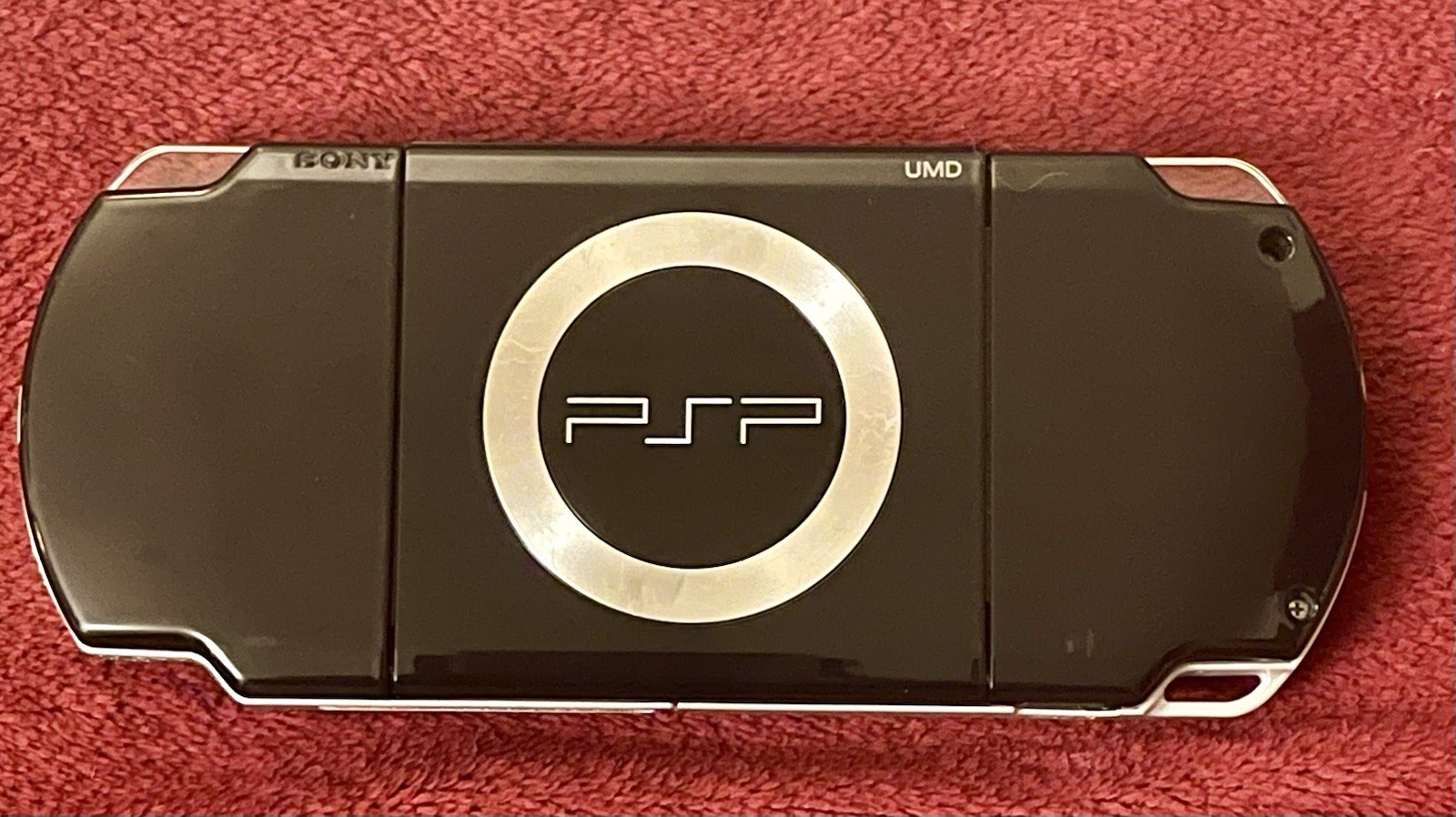 PSP With 33 Games/movie Piano Black Extra Battery W/charger