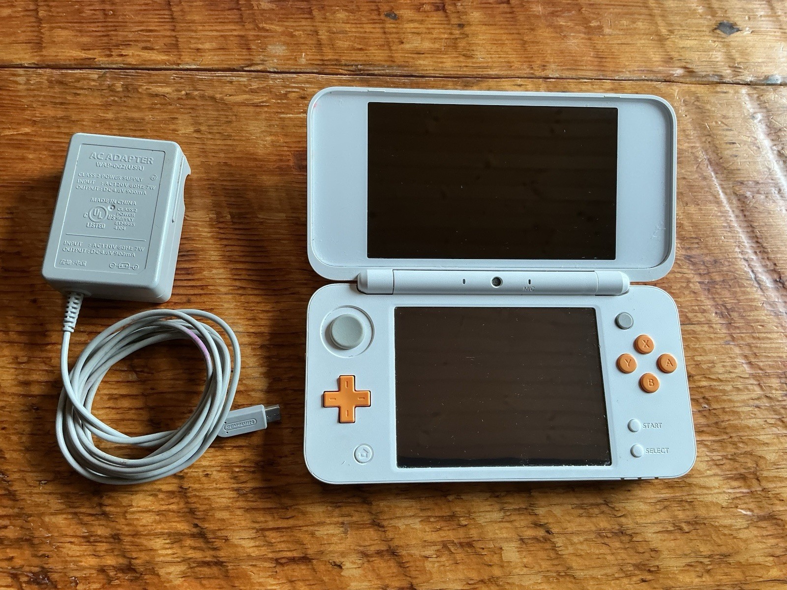 Nintendo 2DS XL White & Orange Tested and Working! Clean Screens! With Charger