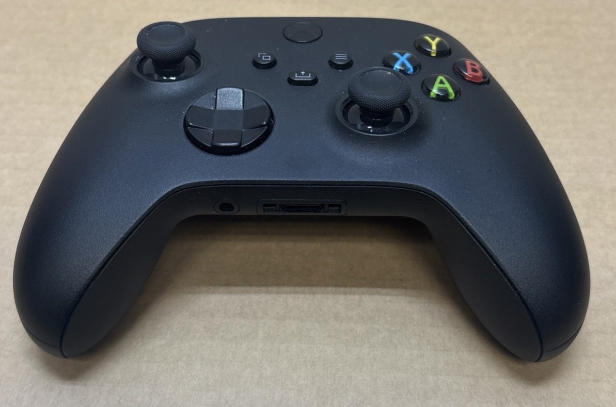 Xbox Series X 1TB Console with Xbox Wireless Controller 4K Gaming 120FPS 1882