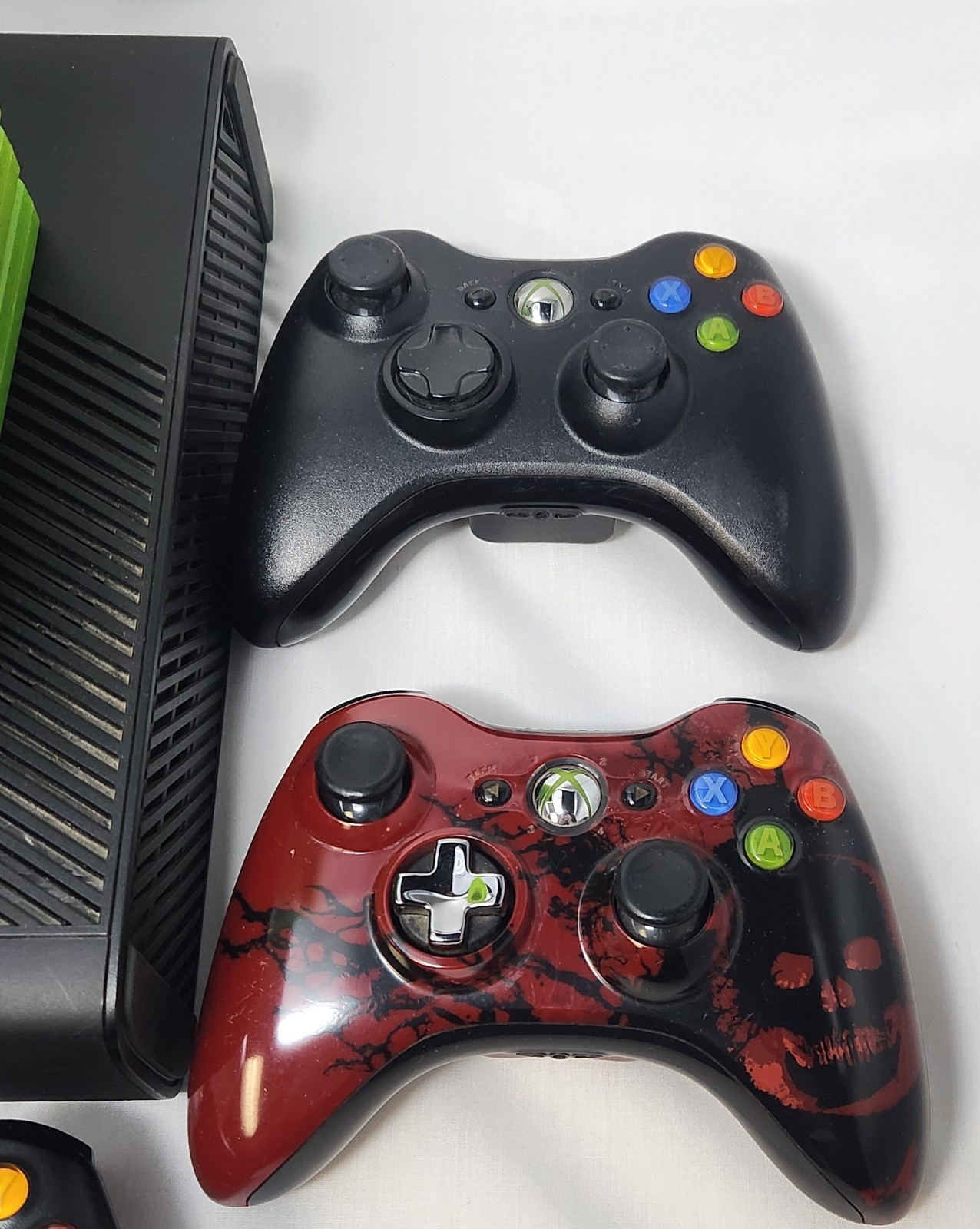 Xbox 360 E (Model 1538) with 12 Games + 4 Controllers – Works