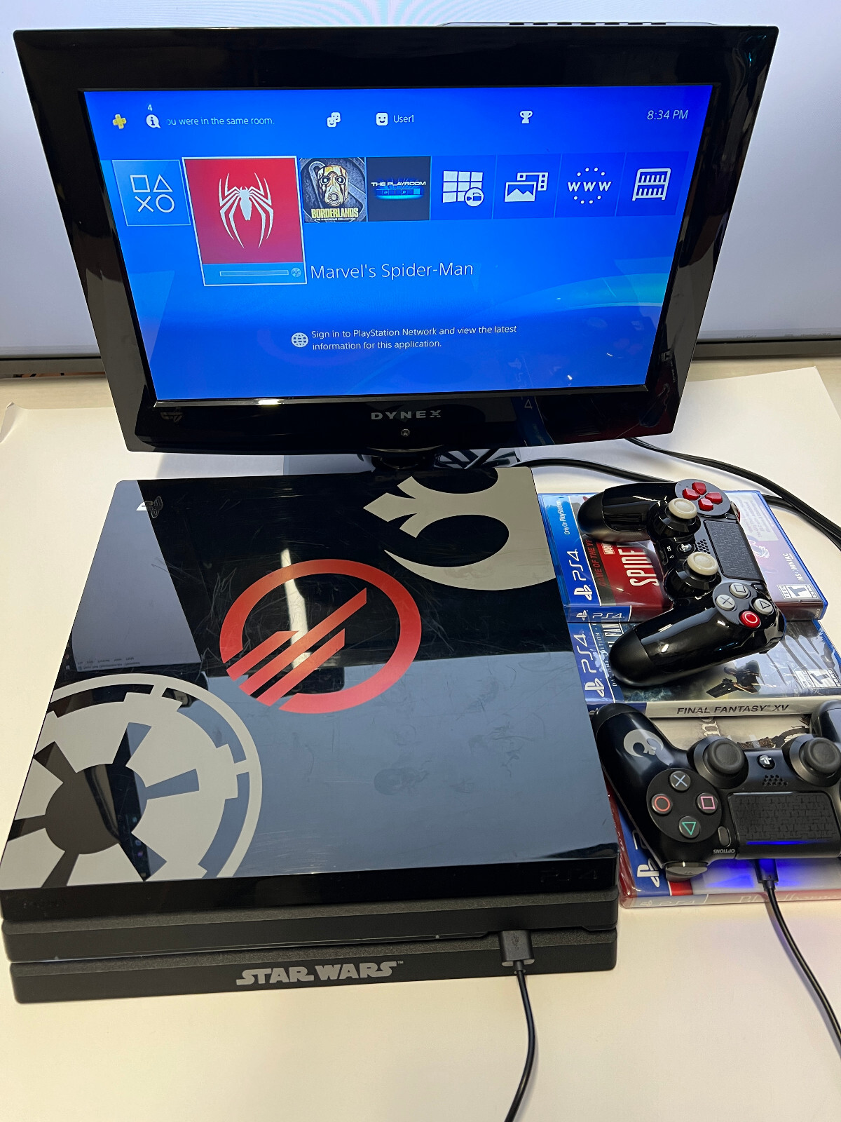Star Wars Battlefront 2 Limited Edition PS4 Pro, 2 branded controllers, 3 games