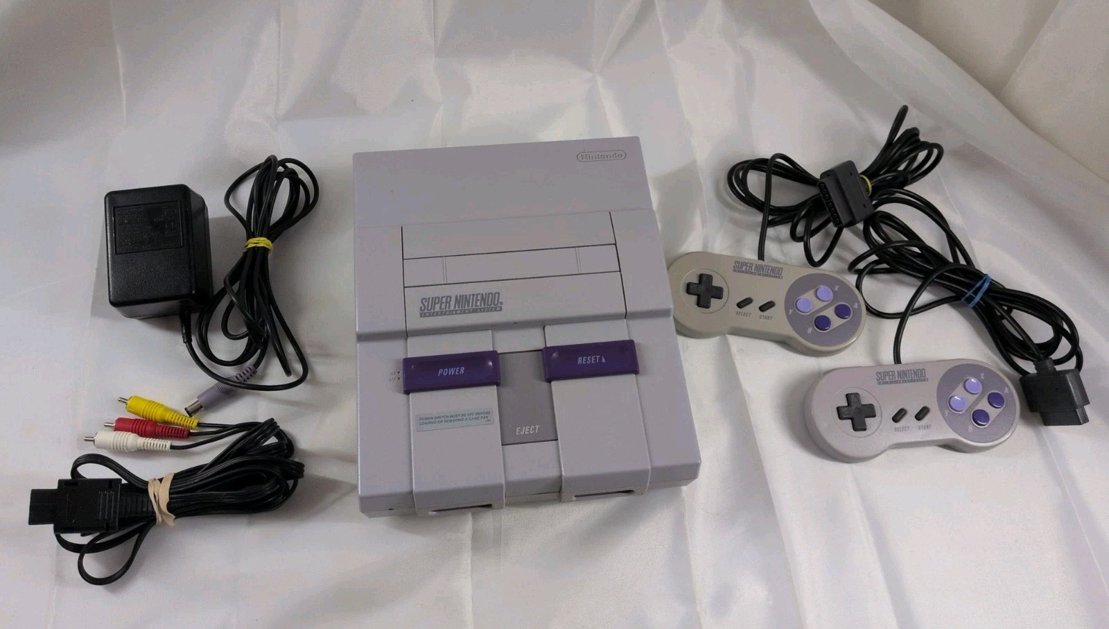 Super Nintendo Console CLEAN WORKING SNES SNS-001 Tested Cables & 2 Controllers
