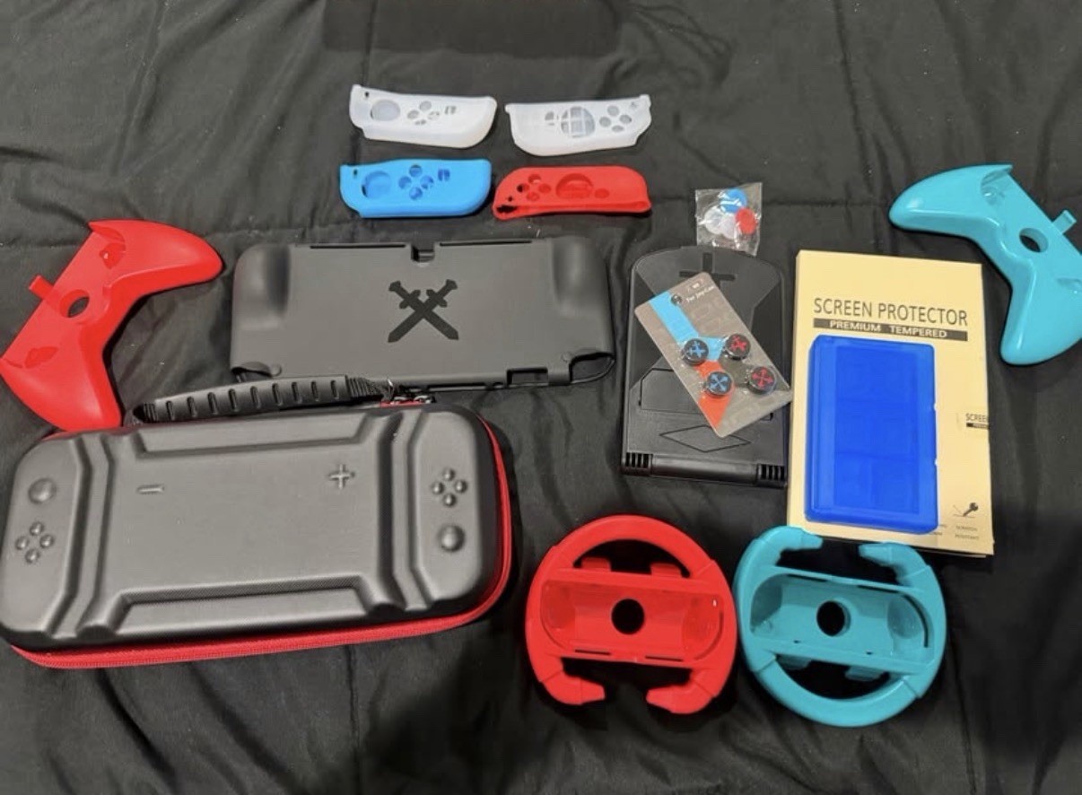 Nintendo Switch OLED White 64GB Console Bundle w/ Box Joy-Cons Mario Kart 8