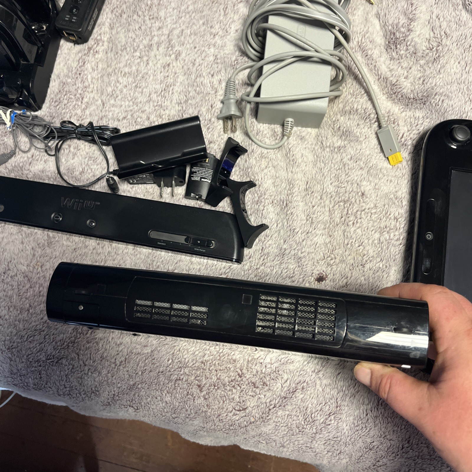 Nintendo Wii U 32GB Console Bundle w/ Wii Remote 4 Games & More -TESTED