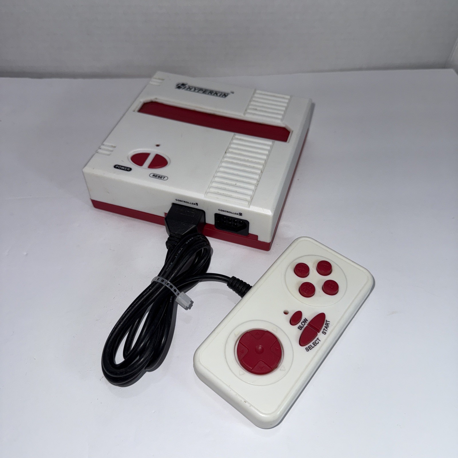 Hyperkin RetroN 1 Gaming Console for the NES Red White – tested