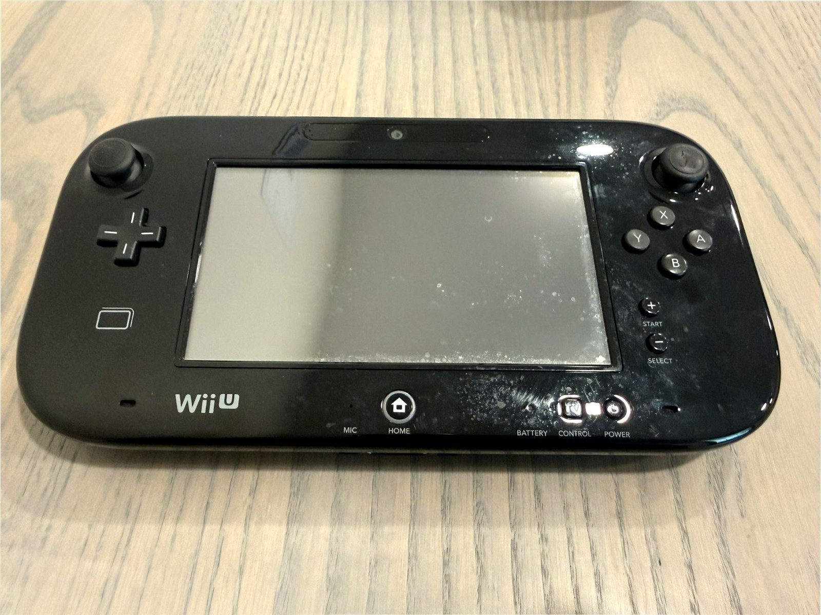Wii U bundle – Full 32G System, controllers and 26 games