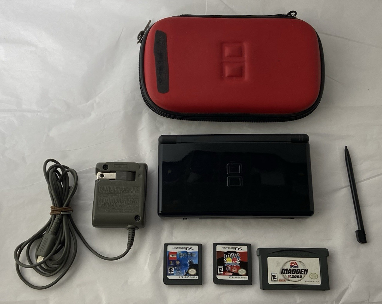 Nintendo DS Lite Black USG-001 w/Stylus, Charger, Case & 3 Games -Tested in VGC