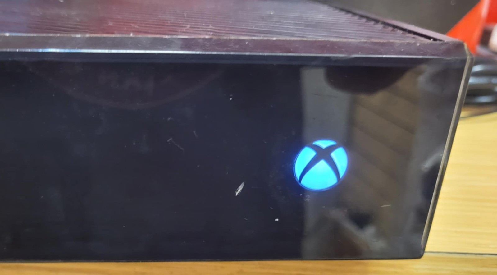 Microsoft Xbox One 500GB Console 1540 – DAMAGED CASE & DISC TRAY CONSOLE ONLY