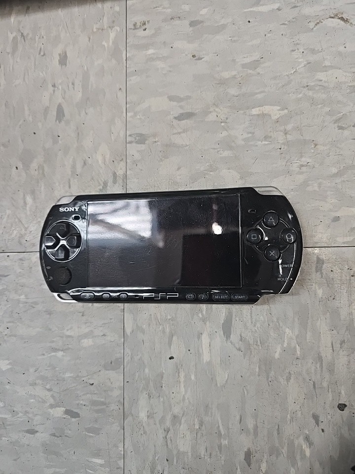 PSP 1000(F33)(READ DESCRIPTION)