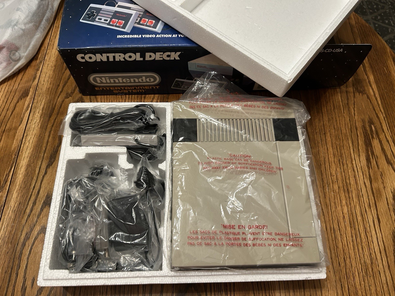 Nintendo NES Control Deck Console Complete In Box CIB Controllers Power READ