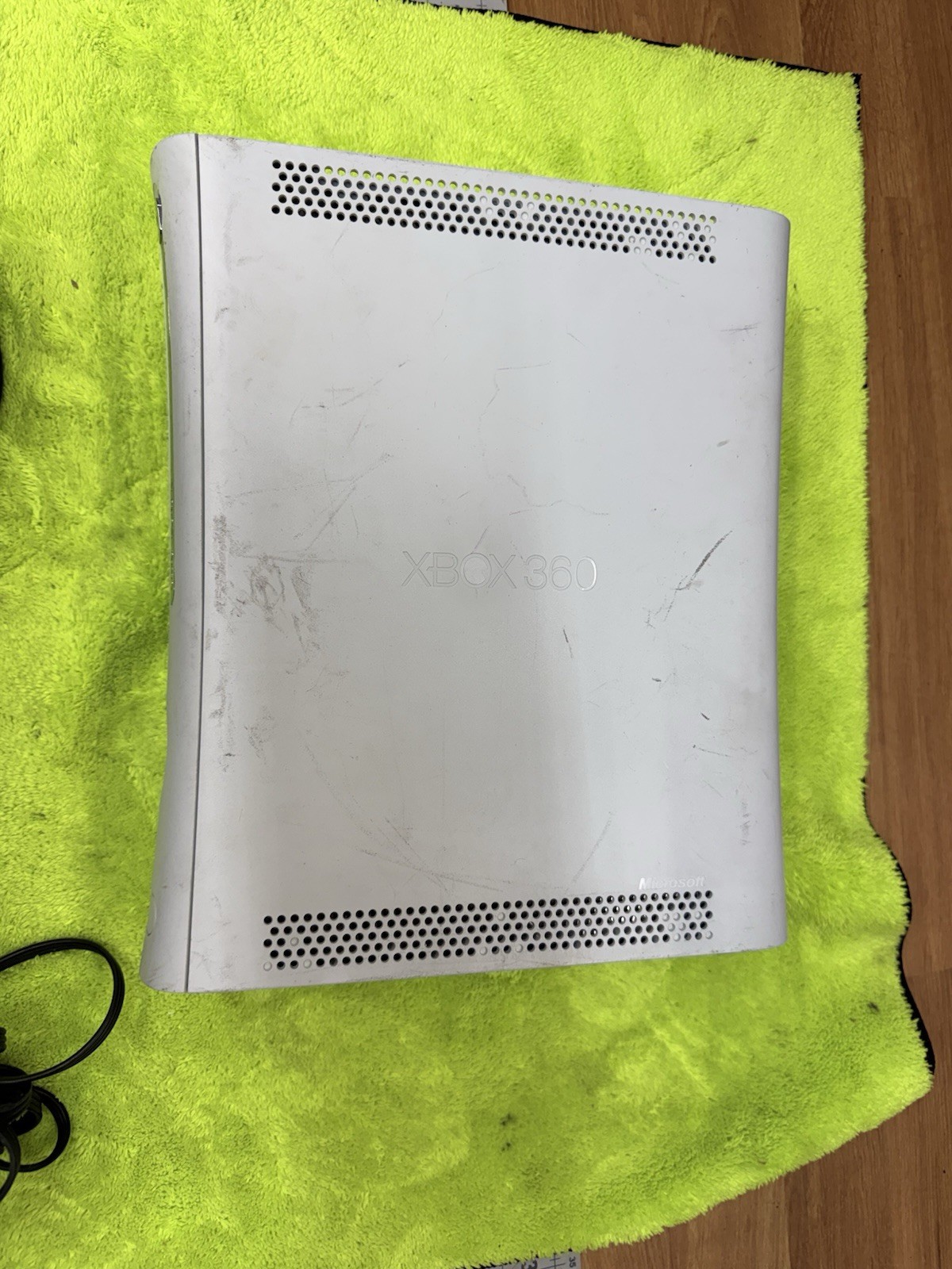 Xbox 360 Console Hard drive White Unknown if still works See DESCRIPTION! Pics🔥