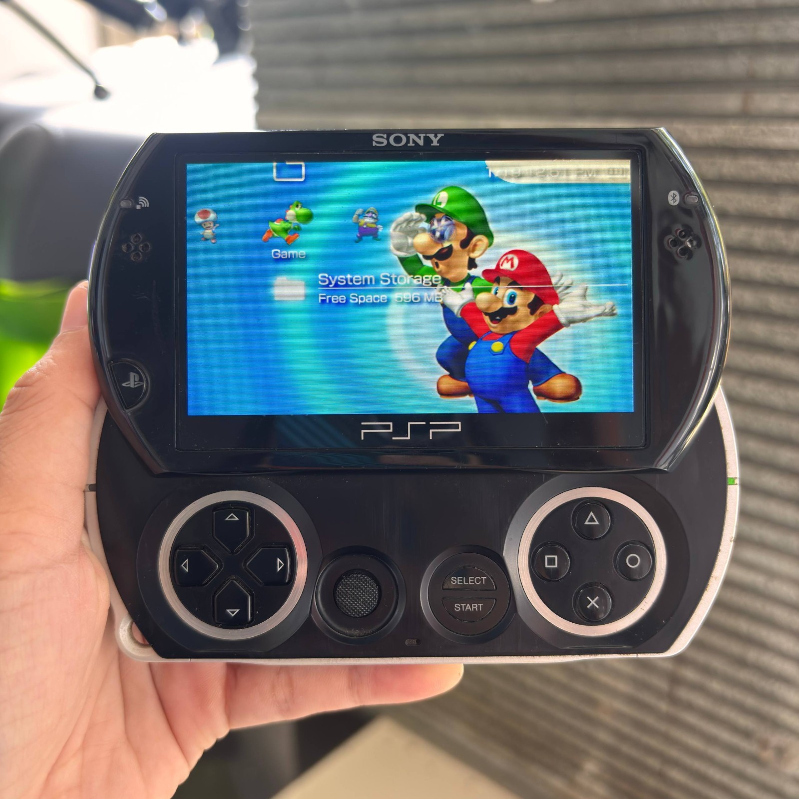 Pre-Owned Sony PSP GO Black PSP-N1001 – See Photos Read Description!!!