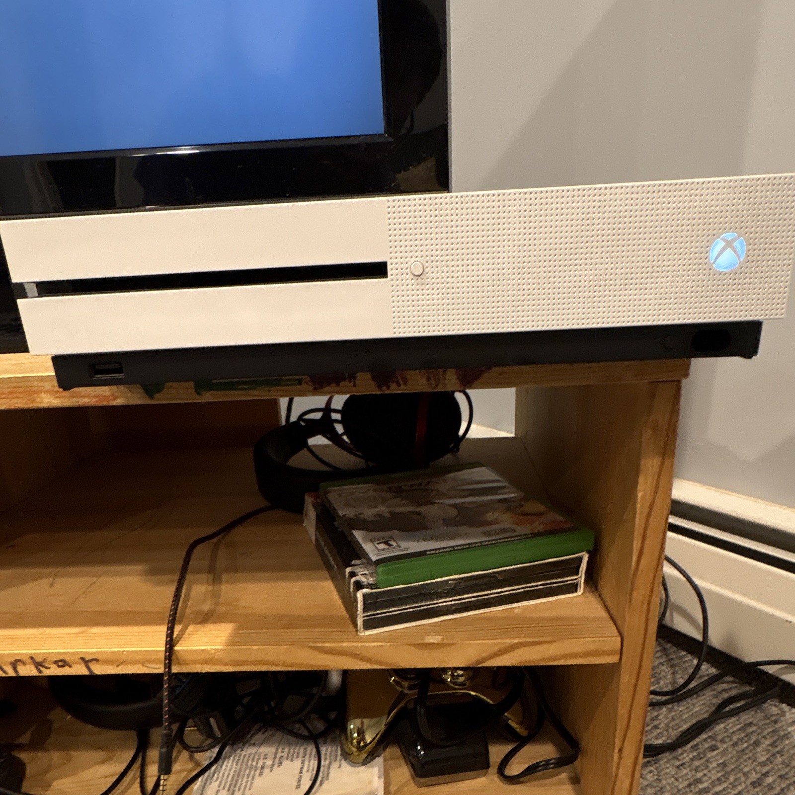 Microsoft Xbox One S Console White 1TB 4K UHD Region Free (2016)
