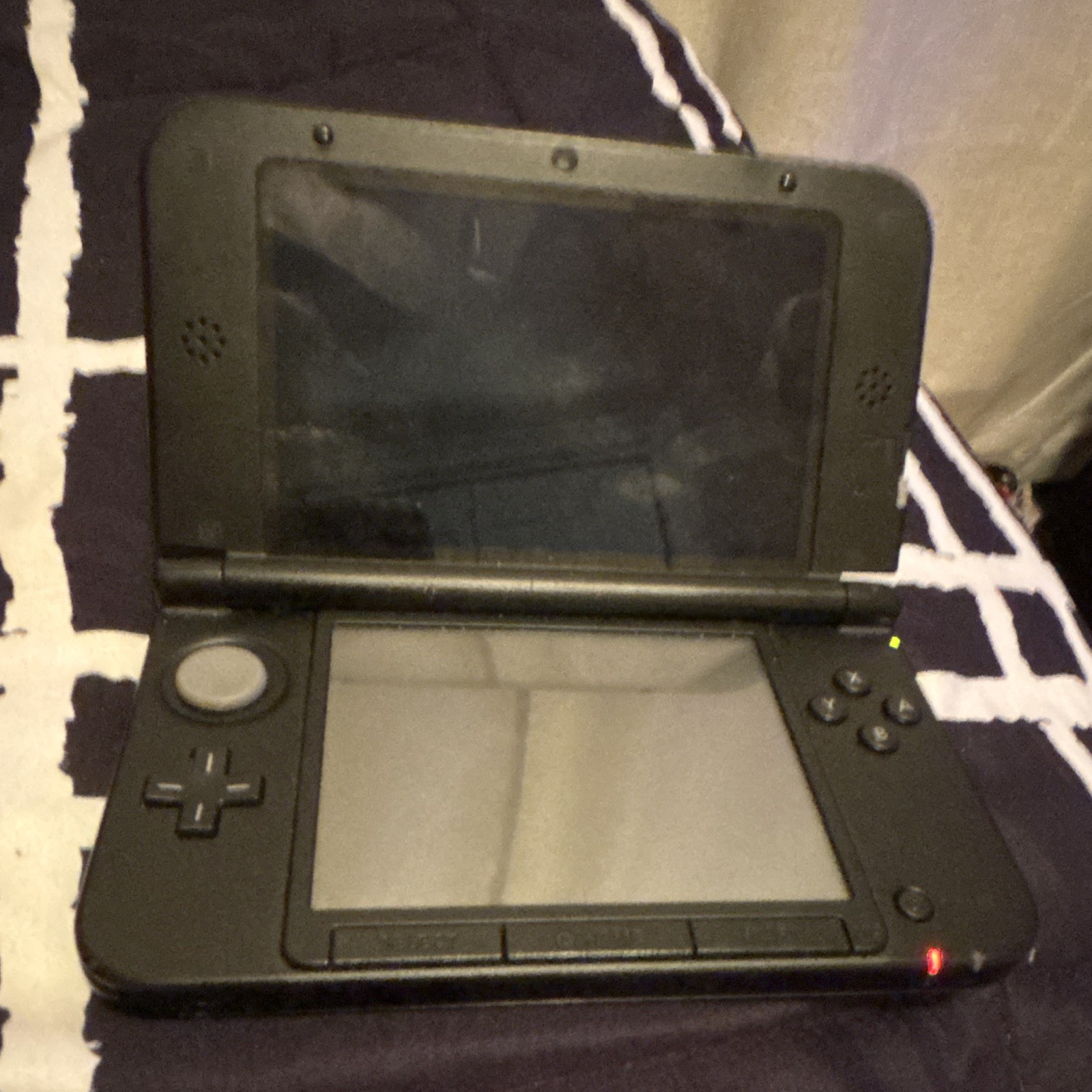 Nintendo 3DS XL Handheld System Console Black 4GB Wi-Fi Region Free 2012