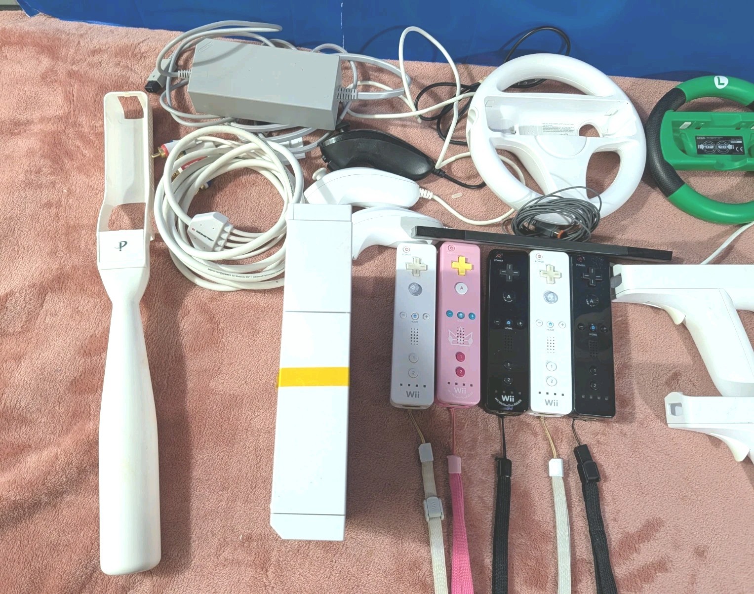 🎮 Nintendo Wii Console Bundle – Everything Shown in Photos – Sold As Is! 🎮