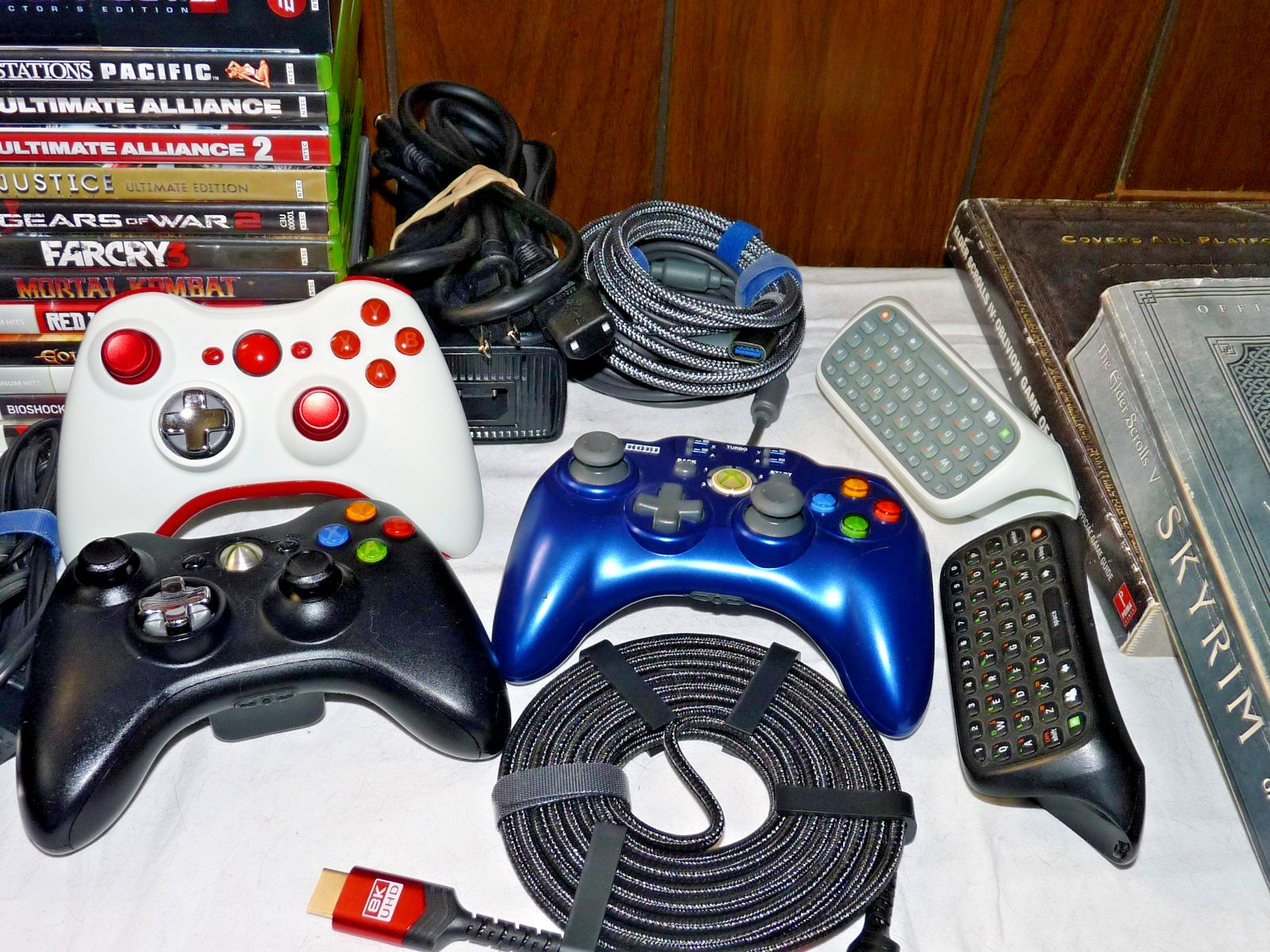 XBOX 360 E 500GB CONSOLE BUNDLE+15 GAMES+2 CUSTOM CONTROLLERS + EXTRAS PLZ L@@K