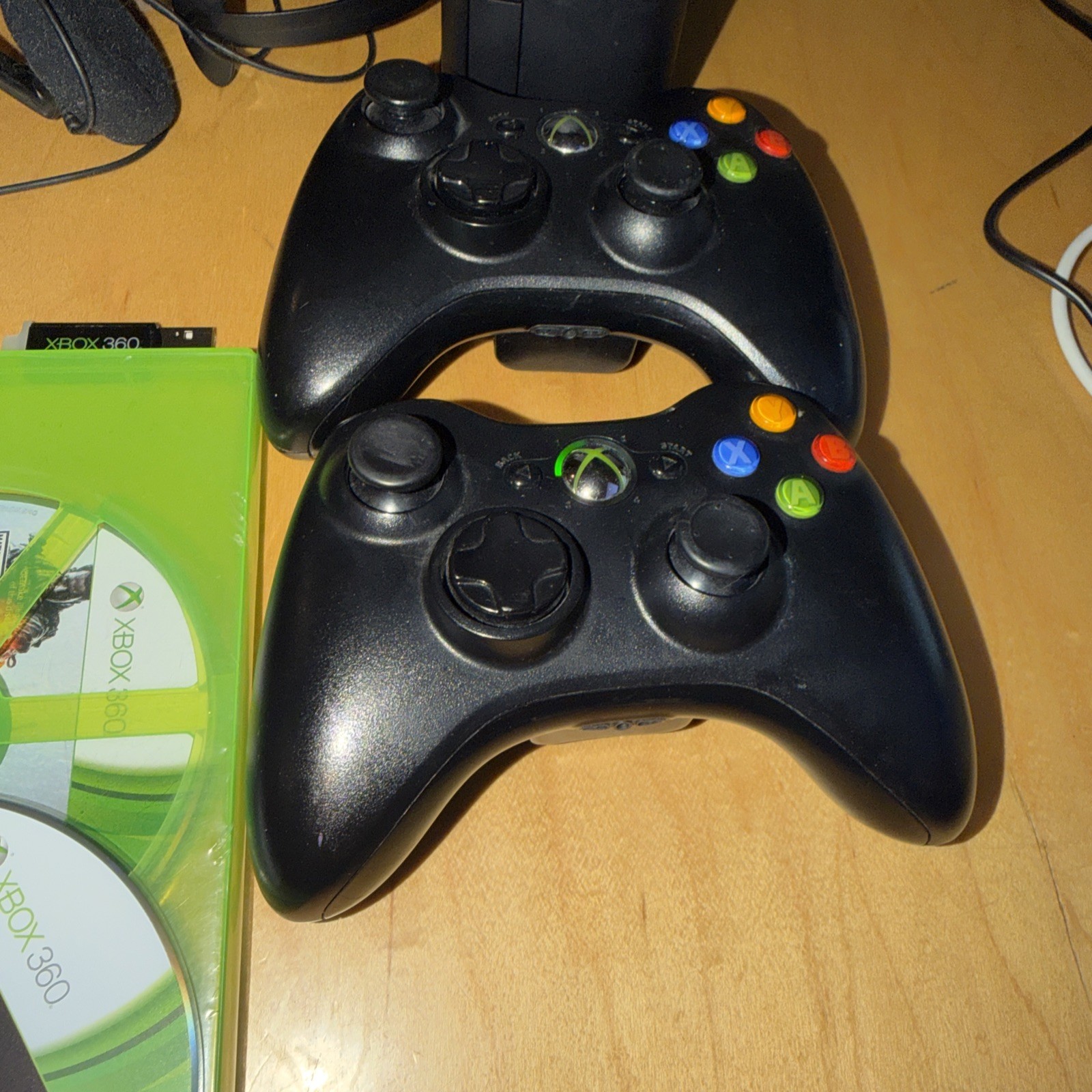 Xbox 360 E 1538 Console 500GB HD, 2 Controller’s, Cables, Kinect, Games More