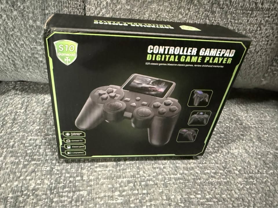 S10 MINI VIDEO GAME CONSOLE – 520 GAMES, DUAL CONTROLLER, AV OUTPUT