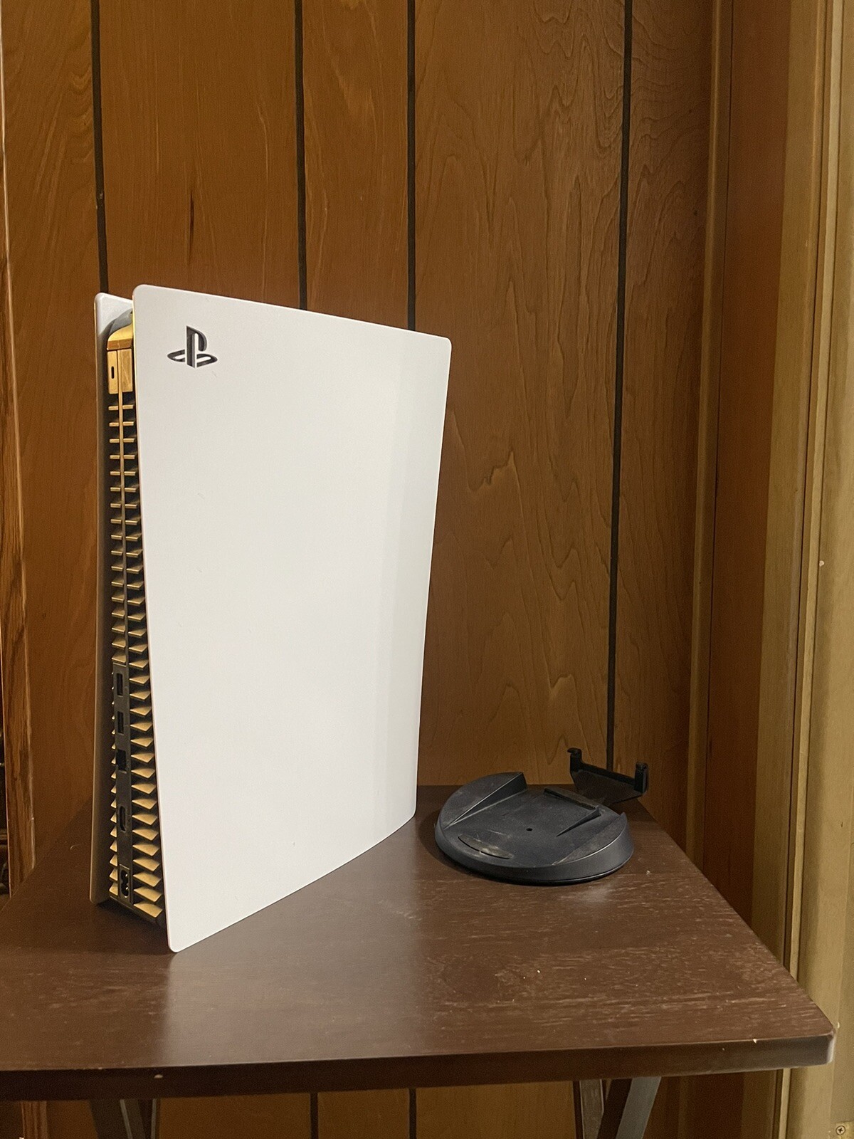 PS5 Disc version 3 Controls, 8 Games, Charging Dock All Items In Photos Included
