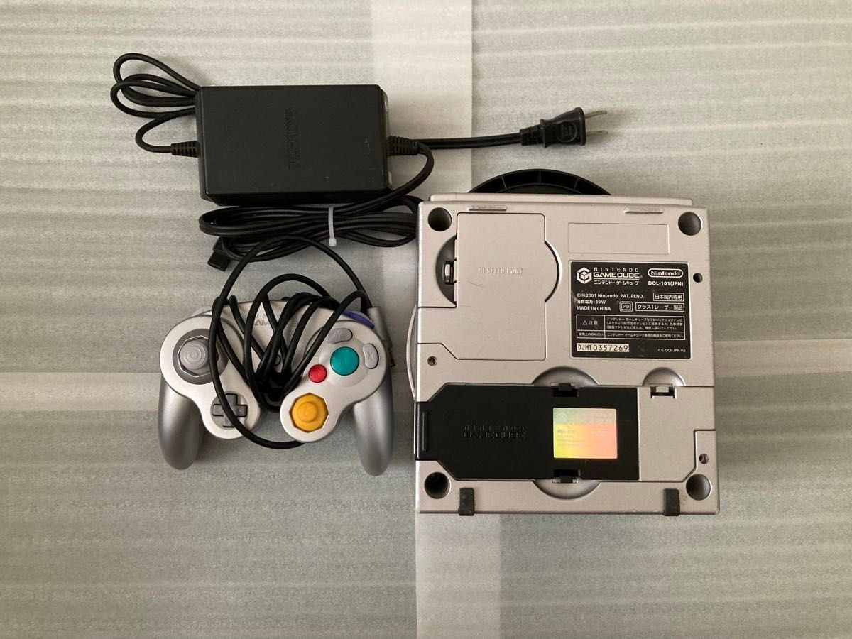 Nintendo GameCube DOL-101 Silver DOL-015 Adapter DOL-003 Controller from JPN