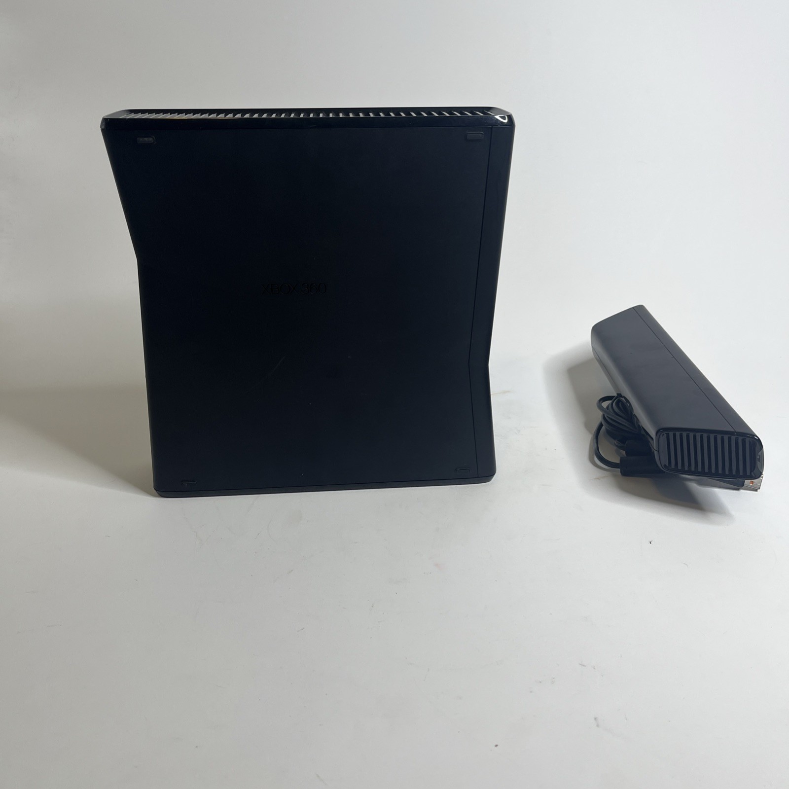 Microsoft Xbox 360 S Kinect Bundle 320GB HDD Console Box Controllers