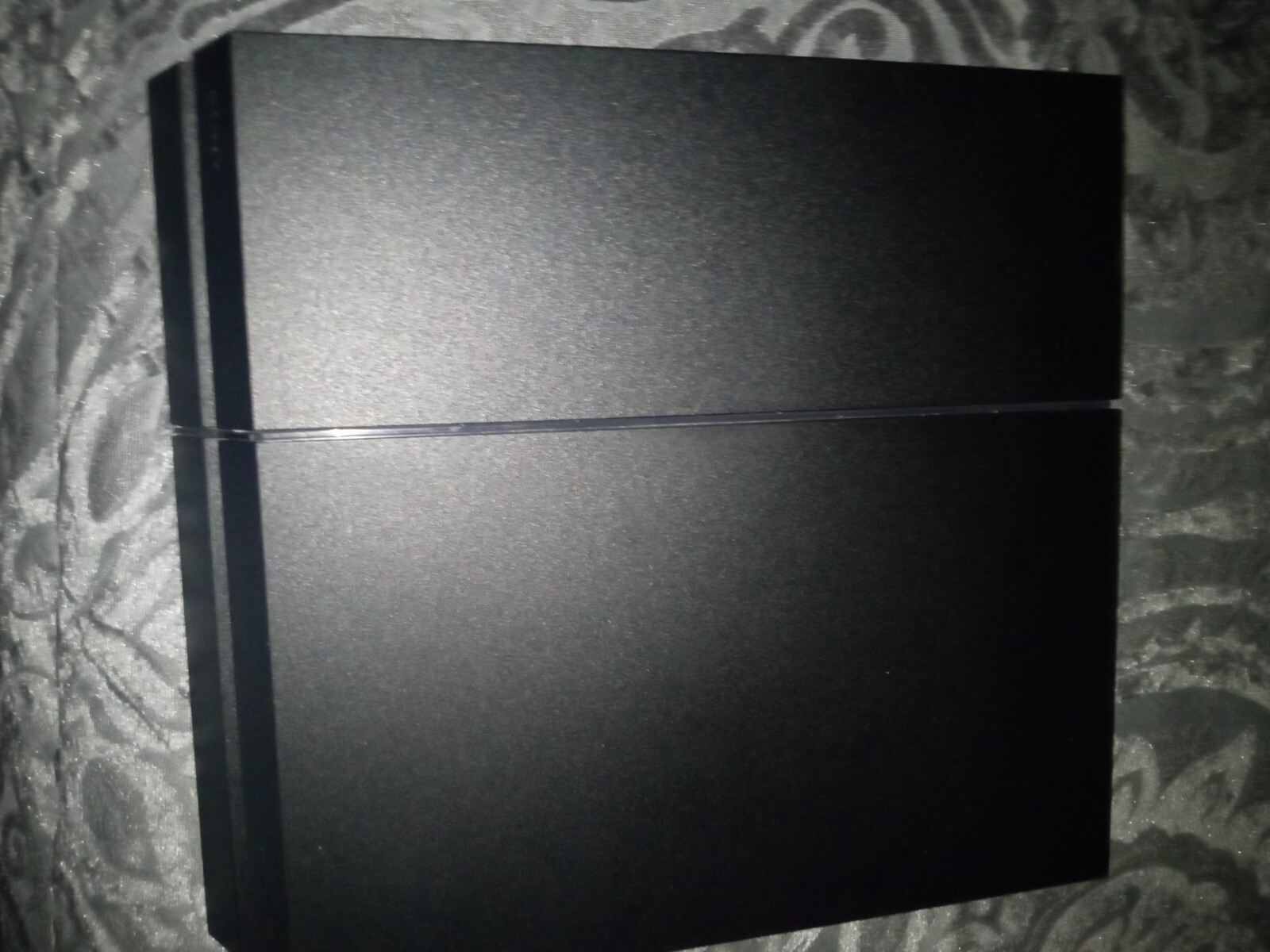 PS4 1TB BLACK CONSOLE SYSTEM -BLACK 12 LBS – GOOD -slightly used