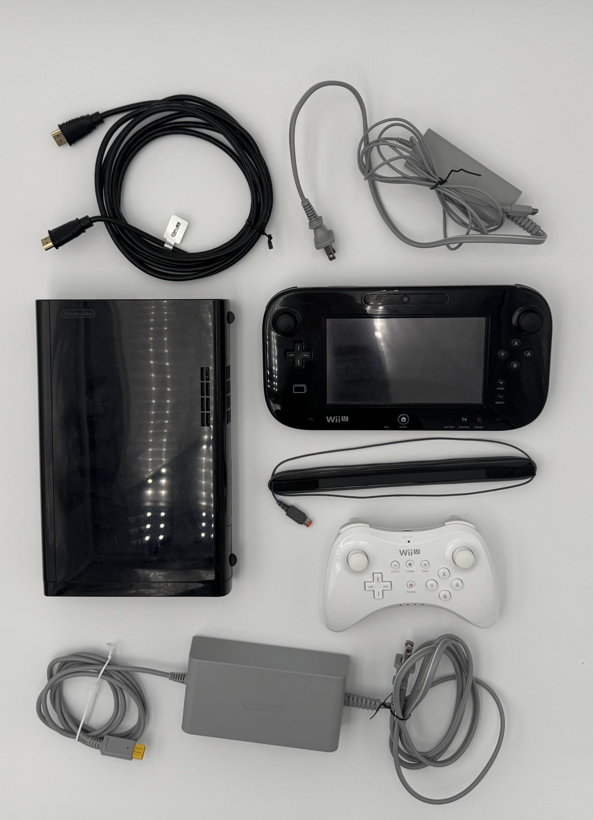 Nintendo Wii U 32GB Console Bundle – w/ GamePad Pro Controller + 4 Games TESTED!