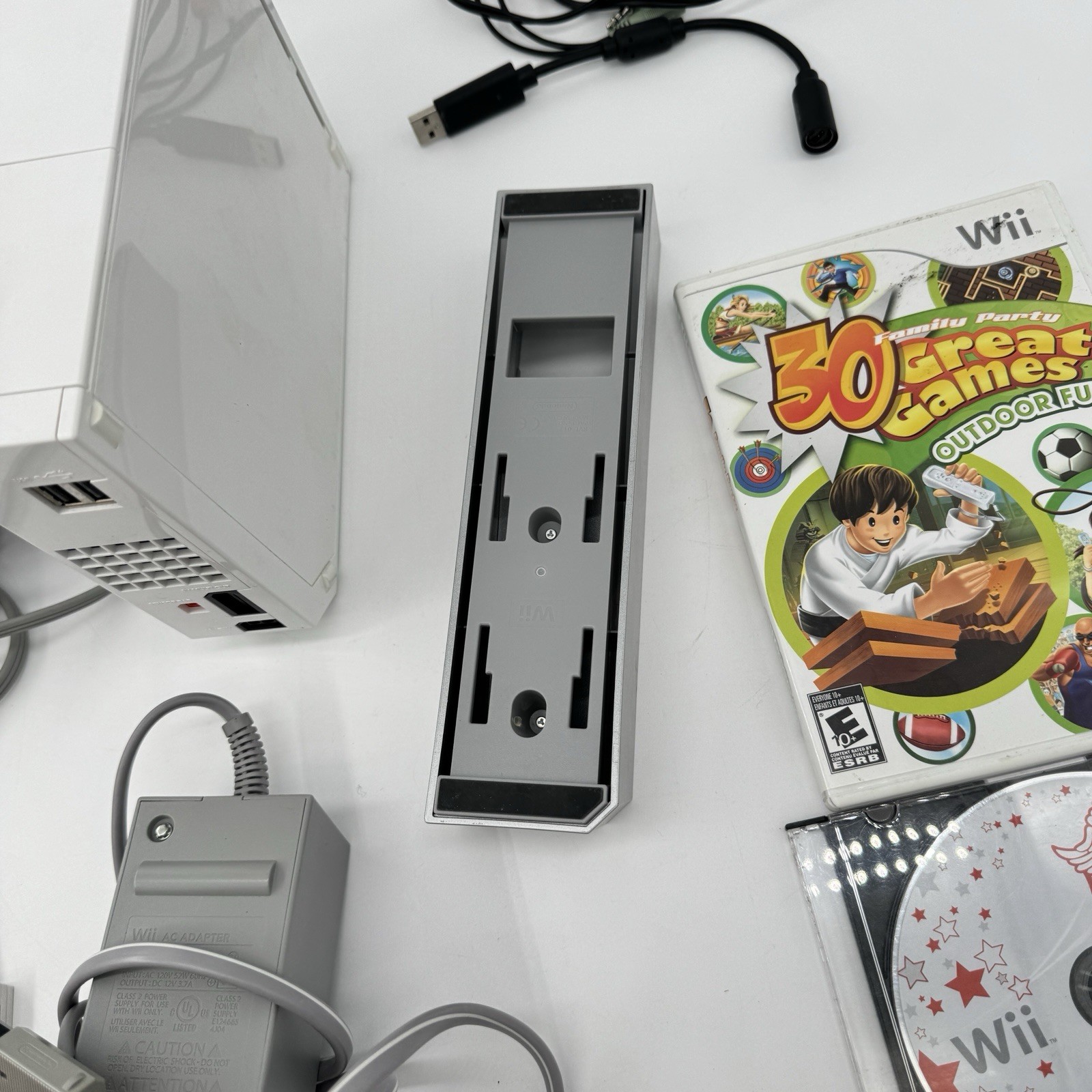 Nintendo Wii RVL-001 Console Bundle Tested Manual White GameCube + Mario Party 8