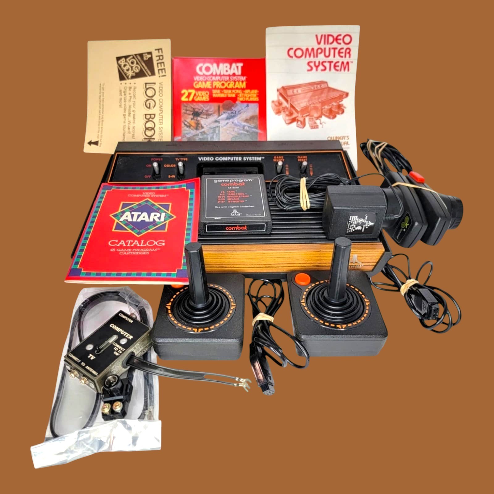 Atari 2600 VCS CX2600A 4 Switch Woodgrain Console Bundle Combat Game Paddles