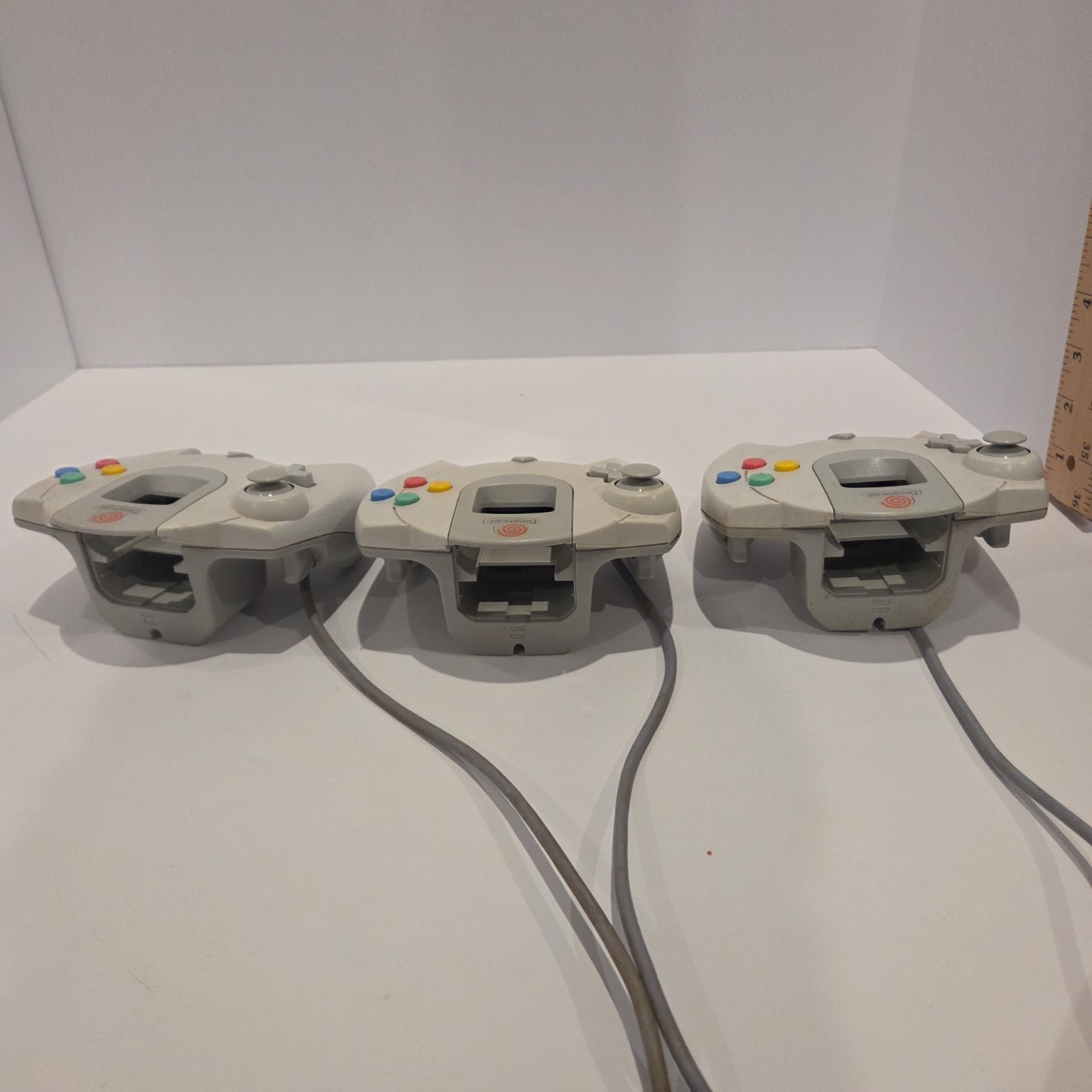 Sega Dreamcast White Console Bundle- 9 Games 3 Controllers *NO MEMORY CARD*