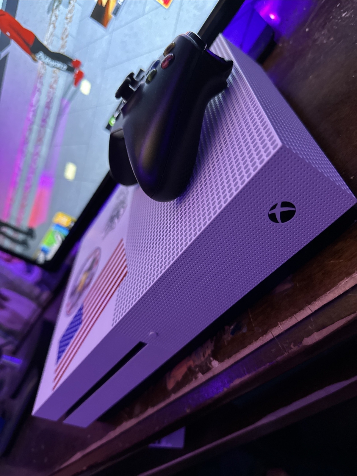 Microsoft Xbox One S 1TB