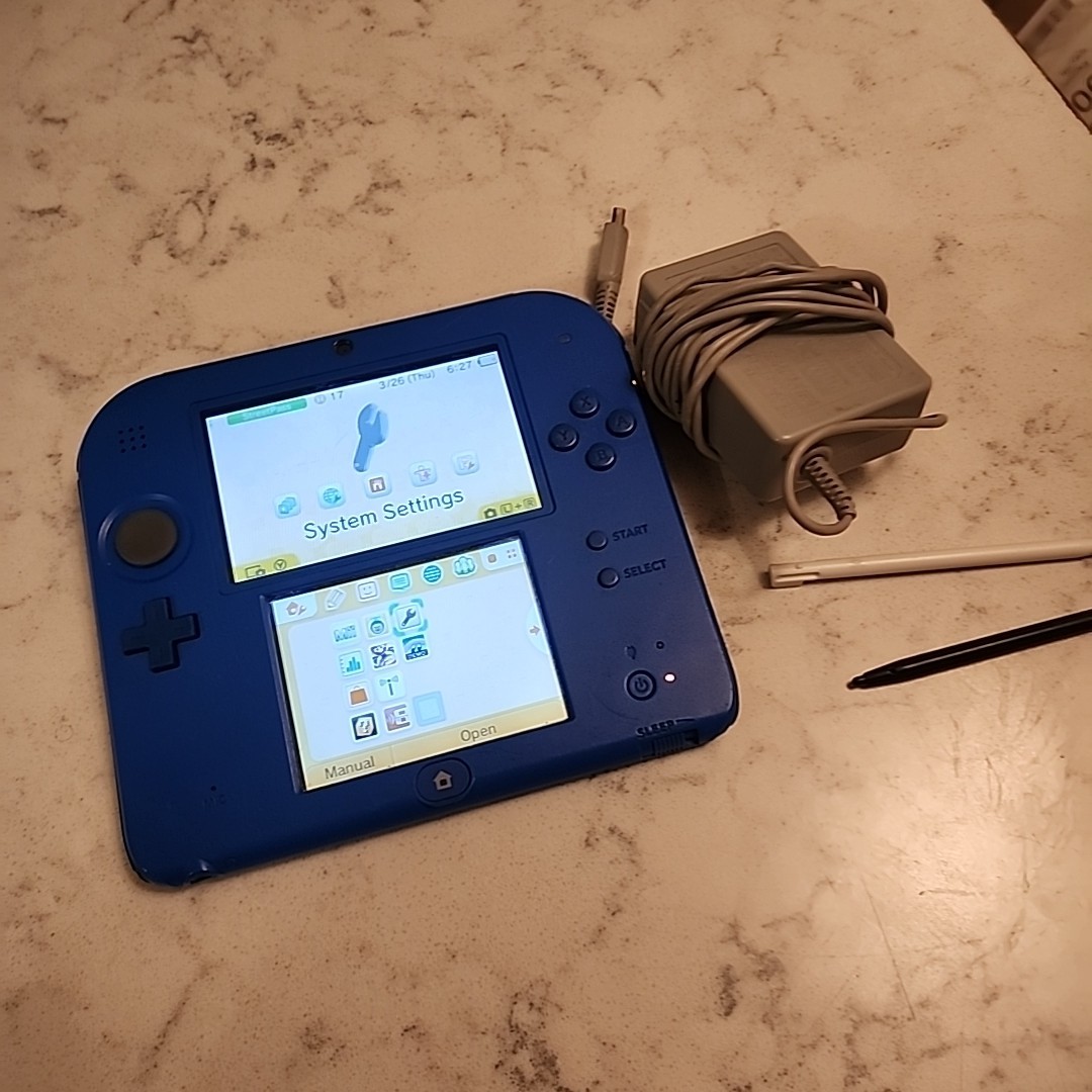 Nintendo 2DS Electric Blue Handheld Console System W/ Mario Kart Download