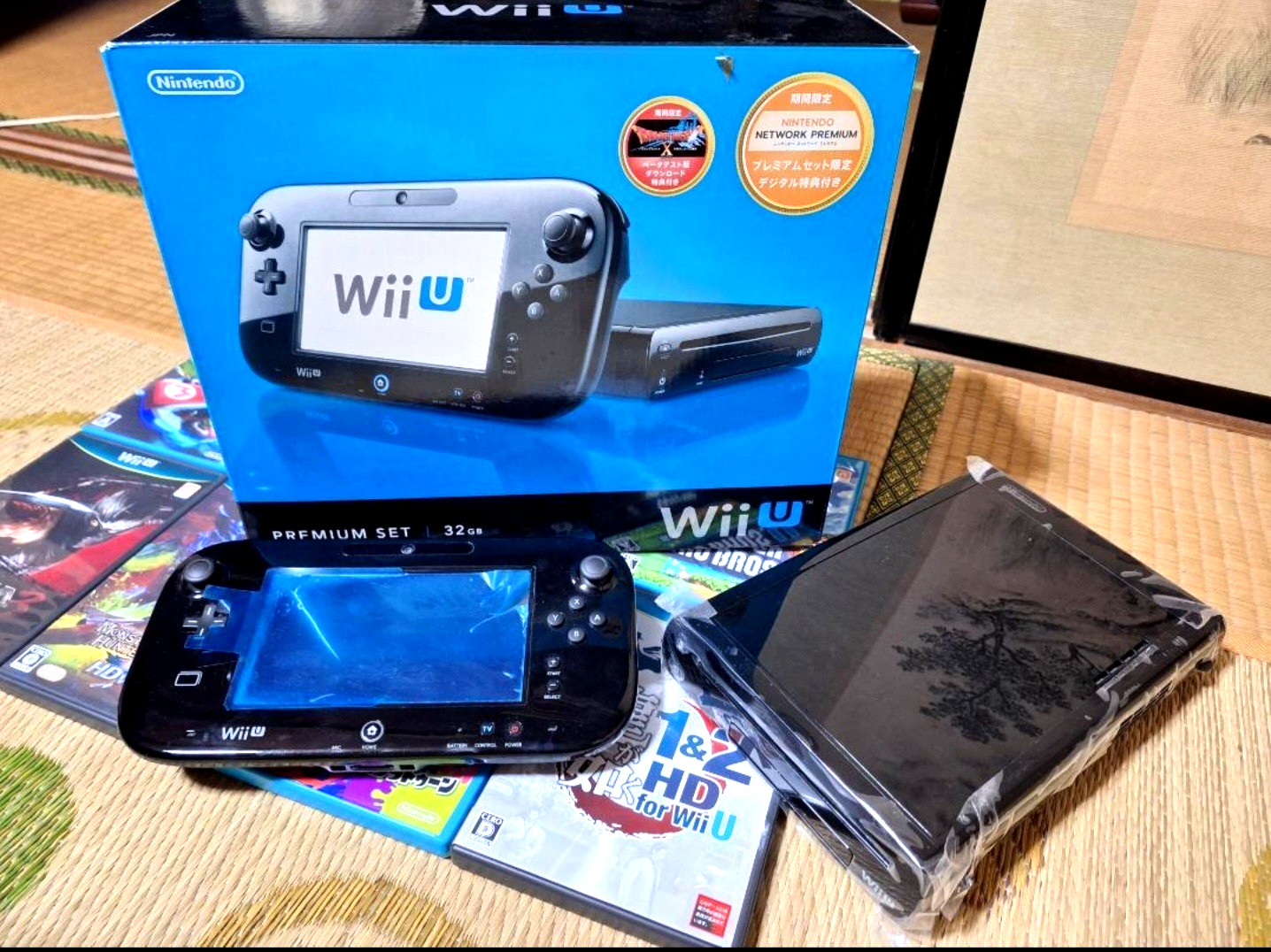 NEAR MINT Nintendo Wii U – 32GB Premium Set – Black With Box + 9 Game set Japan